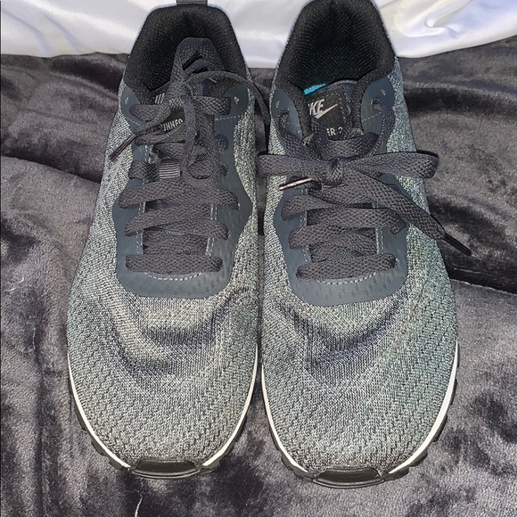 nike running shoes - Picture 2 of 4